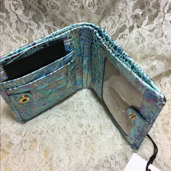 $FIRM$ - NO OFFERS NWT BRAHMIN WONDERLAND JANE WALLET, NEW AND GORGEOUS - Picture 3 of 5